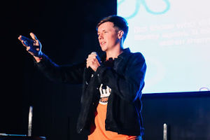 Meet your Posher, Nicholas